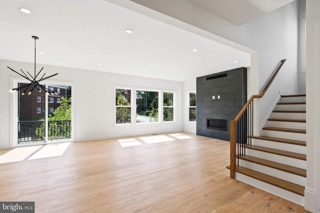 841 N Manchester St - Photo 5 of 50