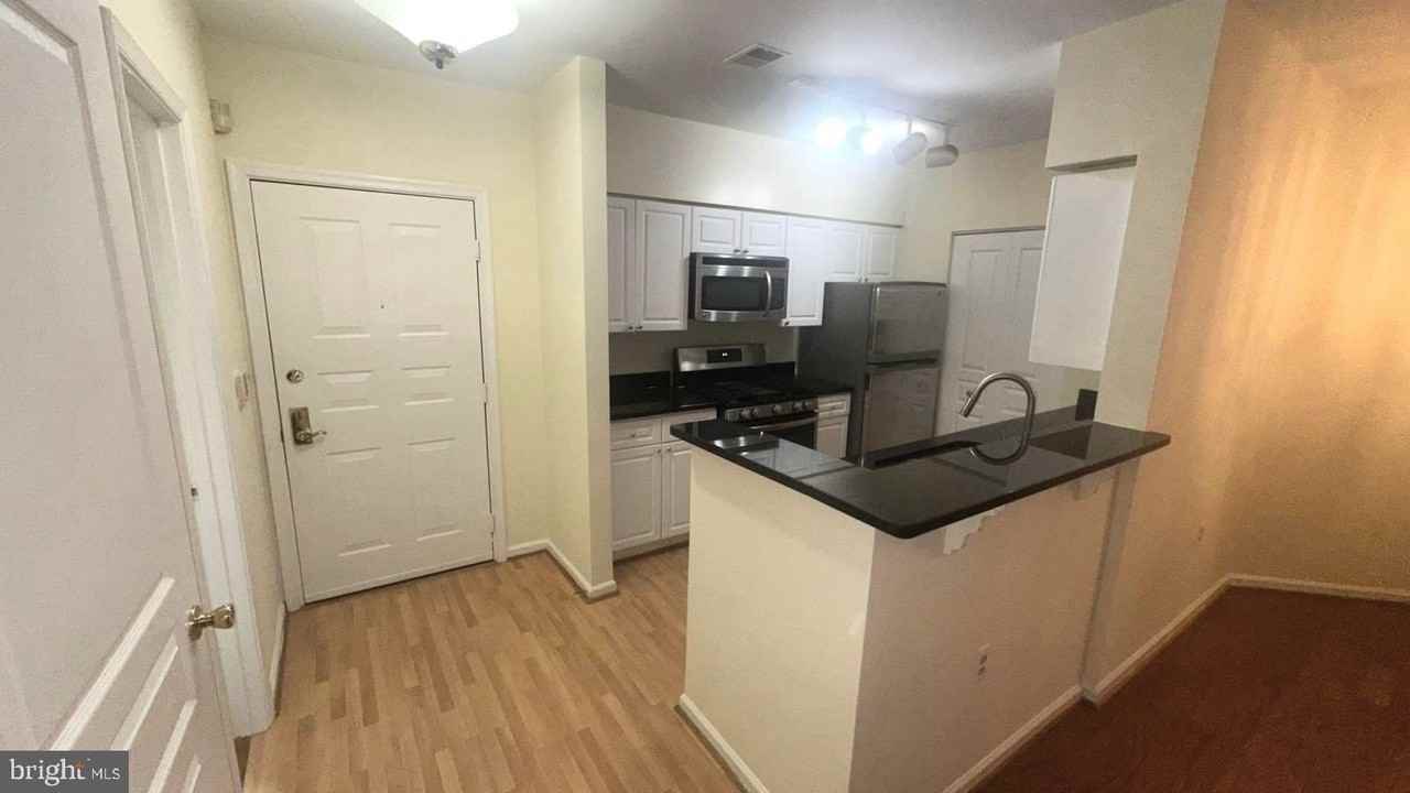 12919 Alton Sq Apt 203 #203 - Photo 3 of 22