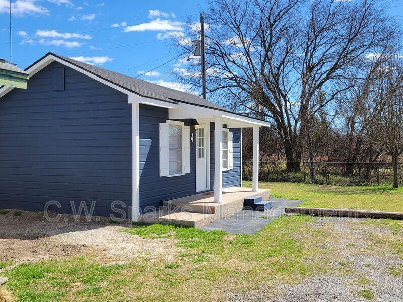 1901 East Roby Highway #4 - Photo 5 of 10