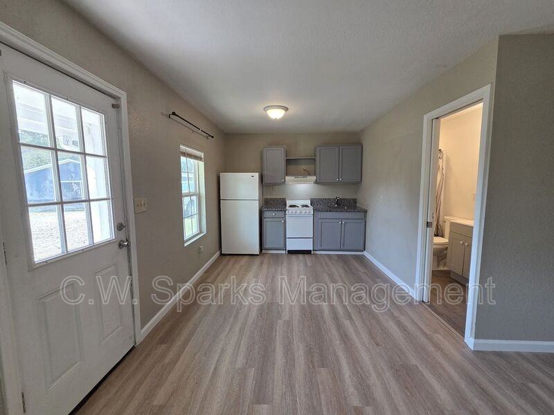 1901 East Roby Highway #4 - Photo 6 of 10