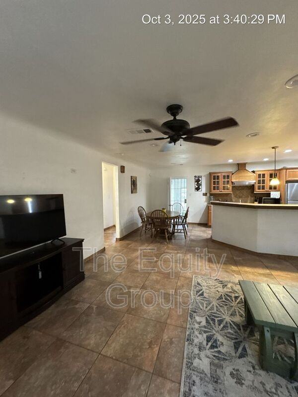 648 Auburn St - Photo 3 of 25