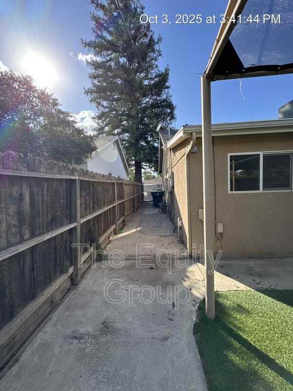 648 Auburn St - Photo 6 of 25