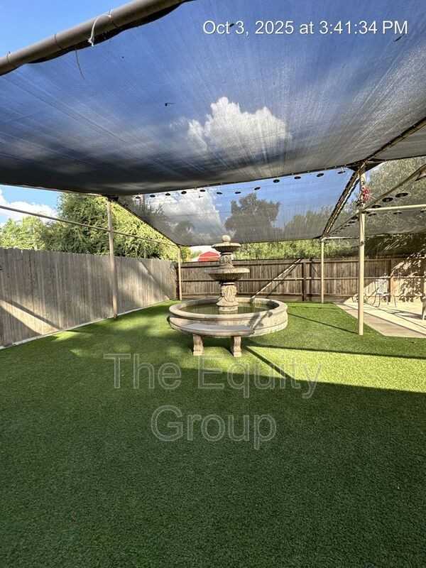 648 Auburn St - Photo 7 of 25