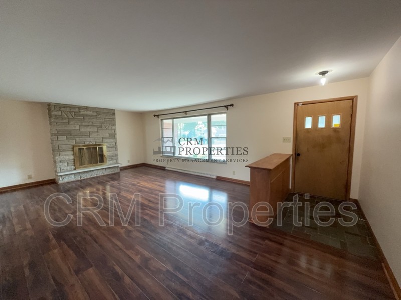 4610 Dickson Rd - Photo 3 of 45