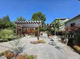 featured image of 3015 Ne 67th Ave