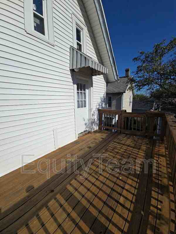 128 N River St #B - Photo 3 of 18