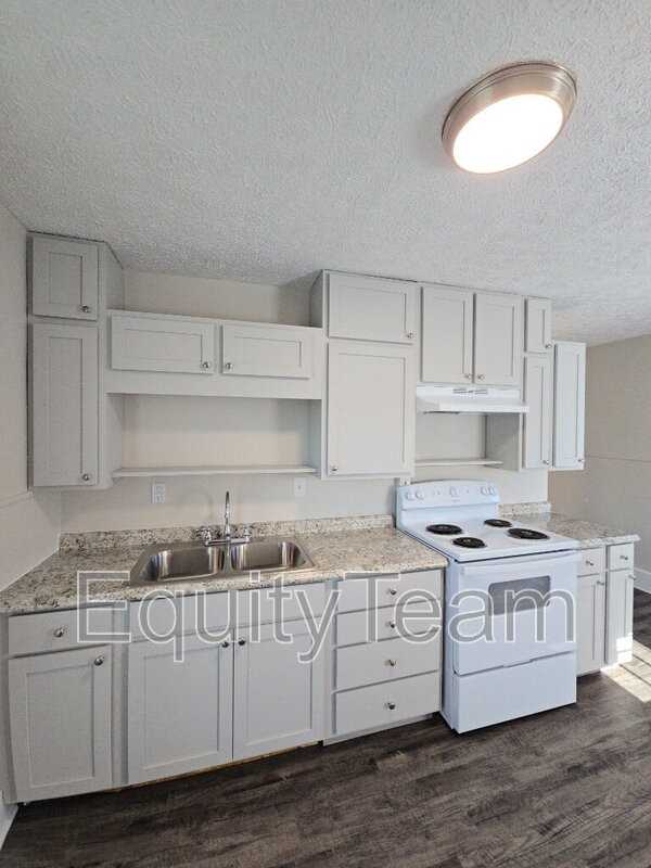 128 N River St #B - Photo 5 of 18