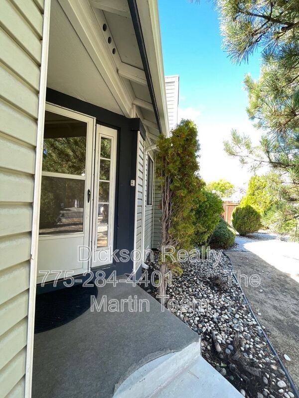 1785 Shadow Park Dr - Photo 2 of 21