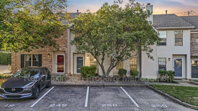 3175 Kirklevington Dr