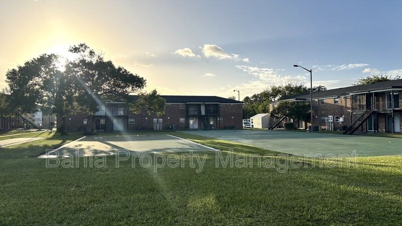 5325 Curry Ford Rd #C101 - Photo 4 of 21