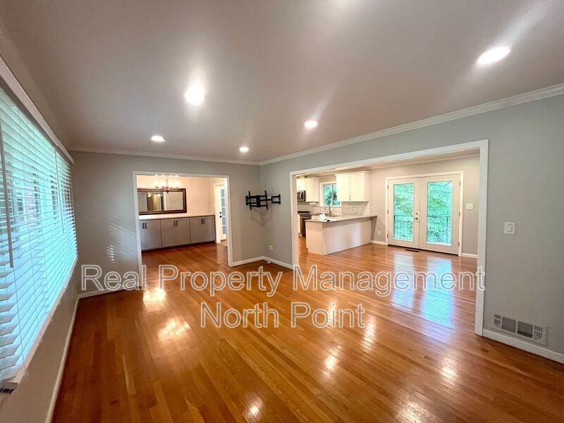 2301 Echo Hills Cir Ne - Photo 4 of 48