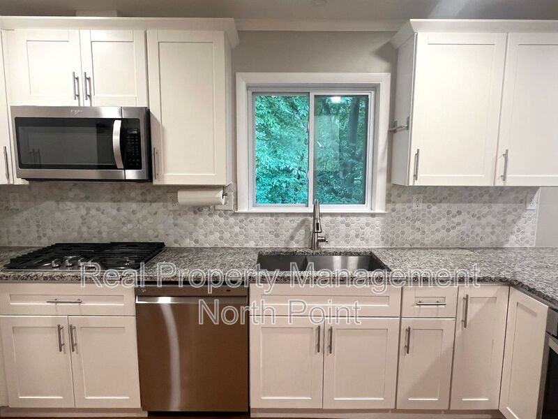 2301 Echo Hills Cir Ne - Photo 7 of 48