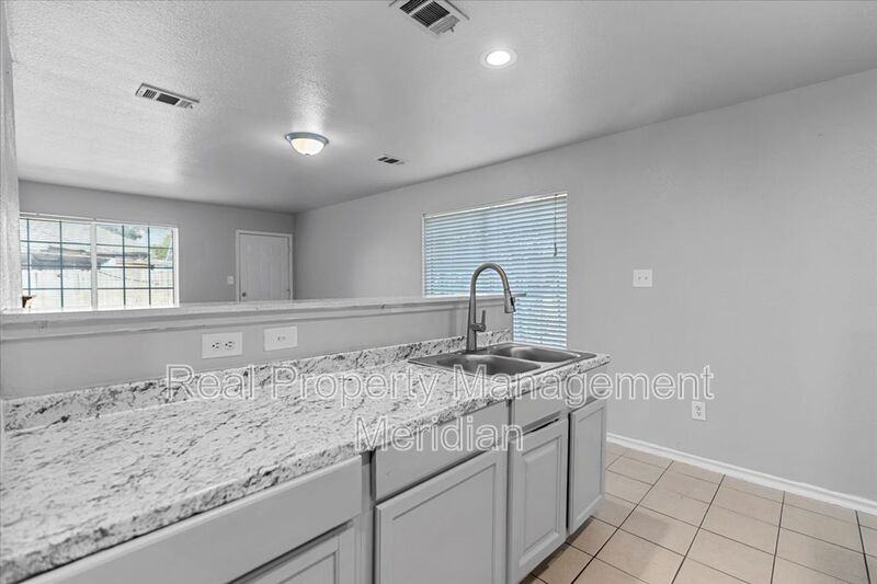 1920 Saint Louis Ave - Photo 5 of 20