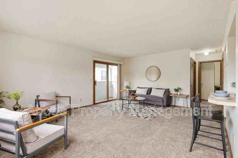 1418 Emery Ct #2 - Photo 3 of 17