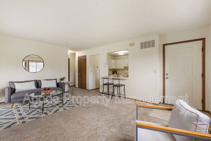 1418 Emery Ct #2 - Photo 4 of 17