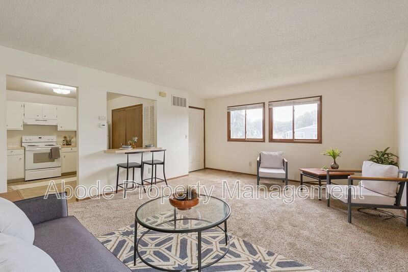 1418 Emery Ct #2 - Photo 5 of 17