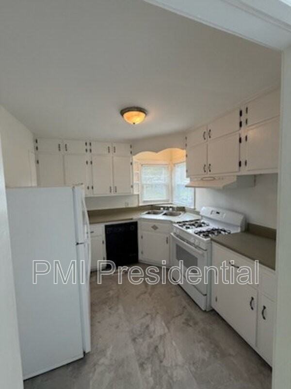 3314 Granby St - Photo 5 of 10