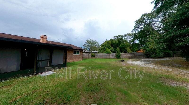 5998 Greenwillow Lane South - Photo 3 of 24