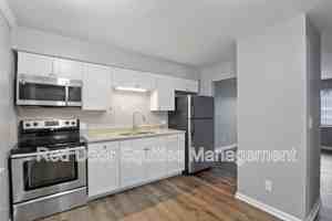 featured image of 129 W Walnut St #M
