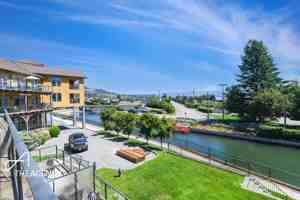 featured image of 4028 Pritchard Dr N #8202