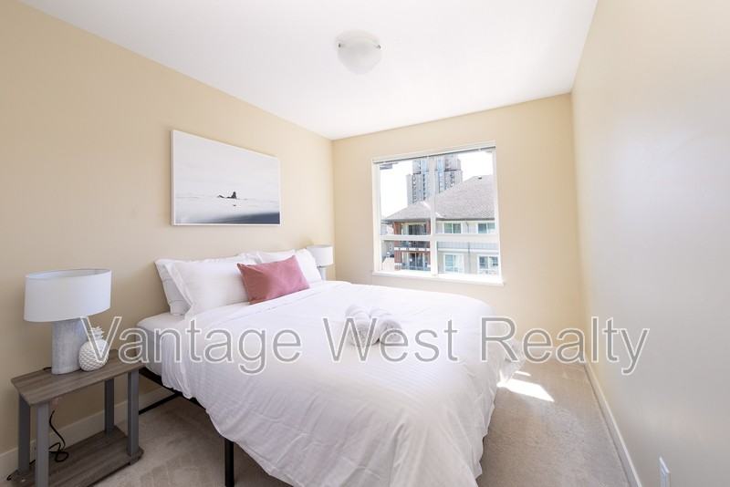 1001 Sunset Dr - Photo 7 of 18