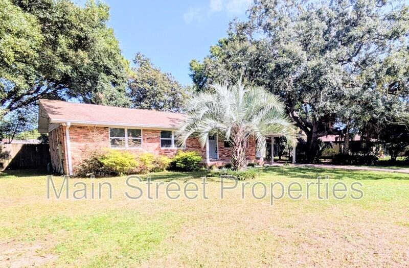 1370 Tunis St - Photo 2 of 37