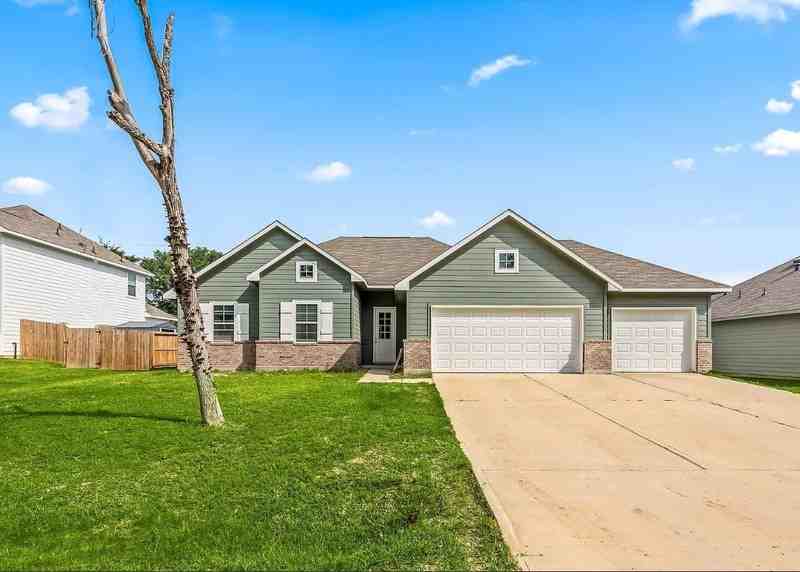 26579 Pin Oak Dr - Photo 2 of 28