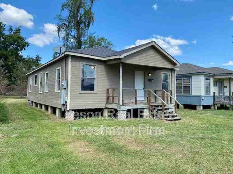 545 Wyche Street - Photo 2 of 14