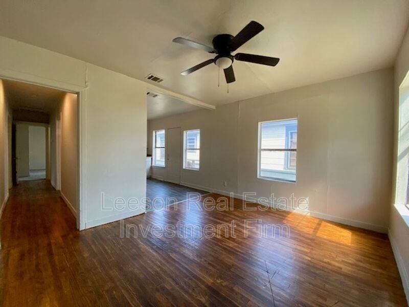 545 Wyche Street - Photo 3 of 14