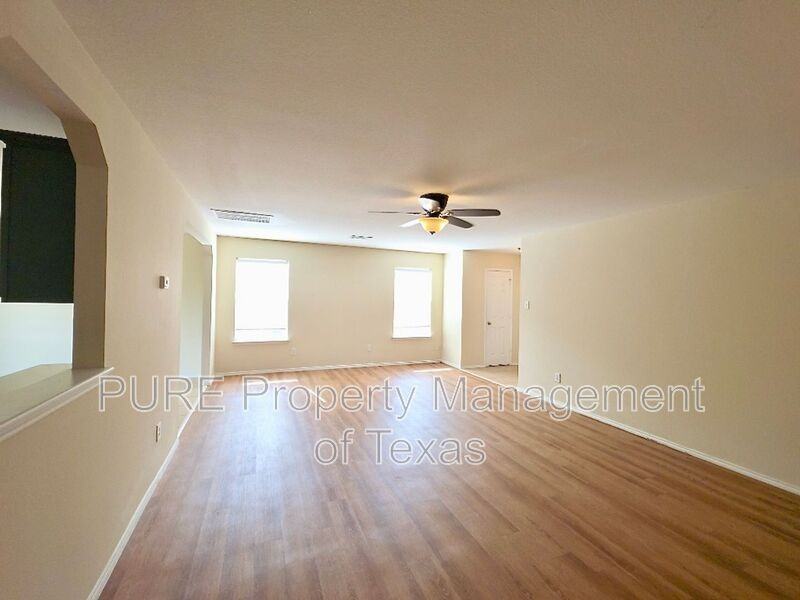 204 Ruby Lake Dr - Photo 4 of 23