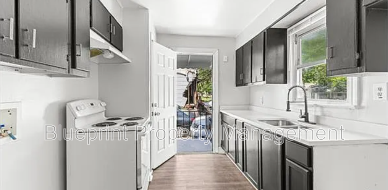 3120 24th St N - Photo 4 of 10