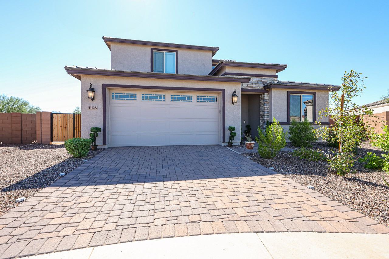 11128 South 54th Lane - Photo 2 of 50