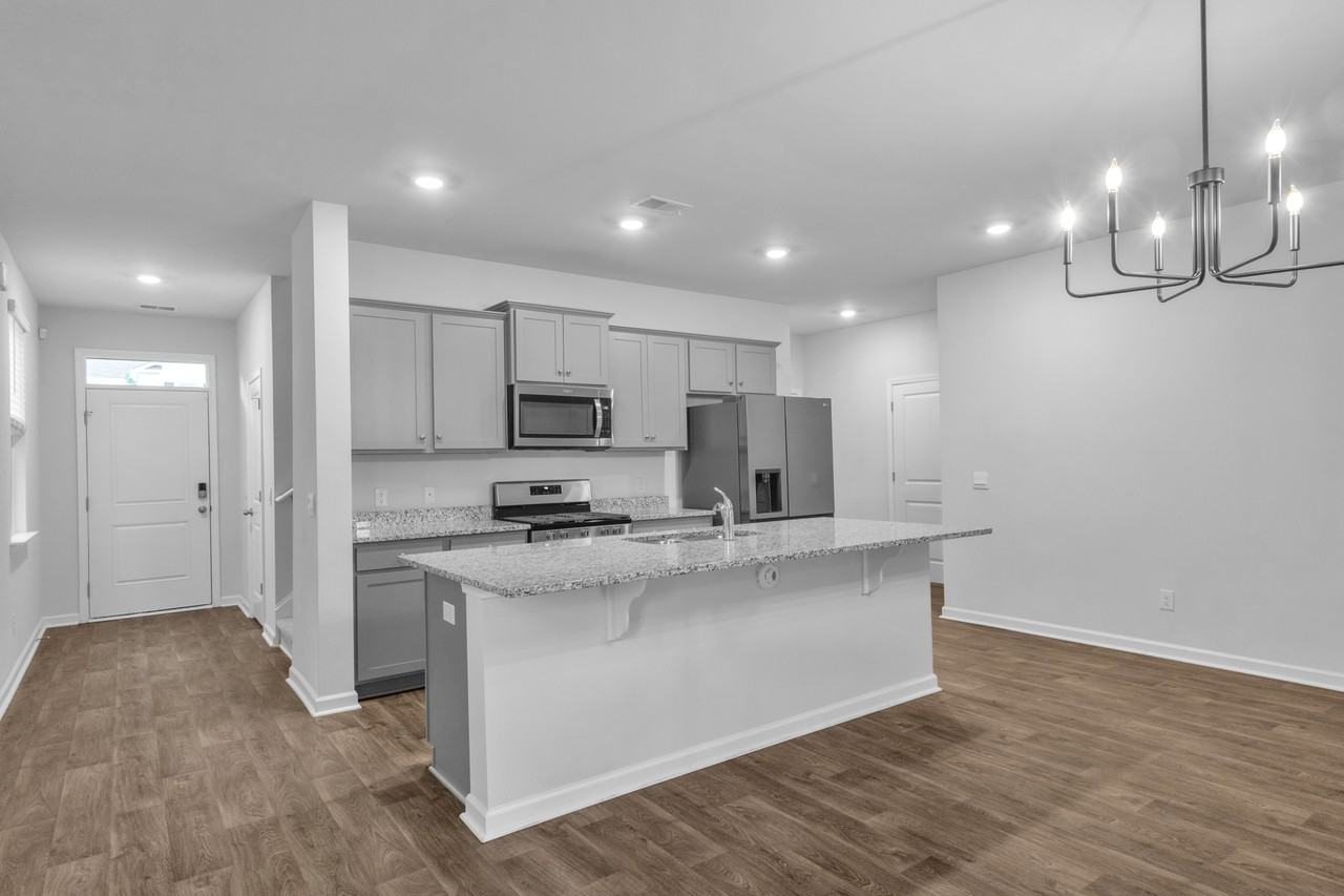 128 Sunray Ln - Photo 2 of 15