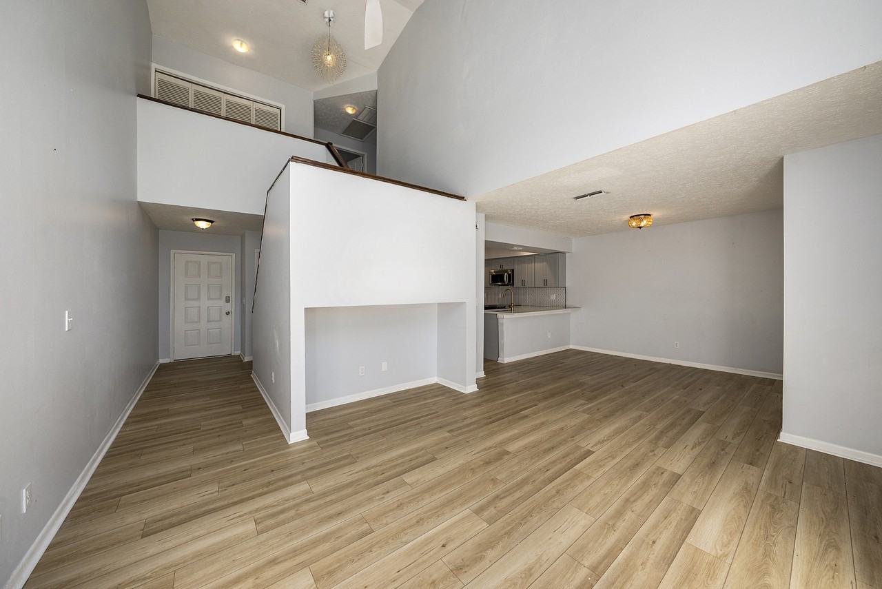 4008 Circlewood Ct - Photo 4 of 14