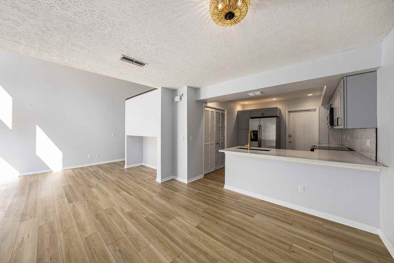 4008 Circlewood Ct - Photo 6 of 14