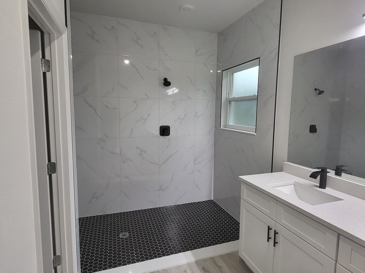 646 W Homeway Loop - Photo 3 of 28