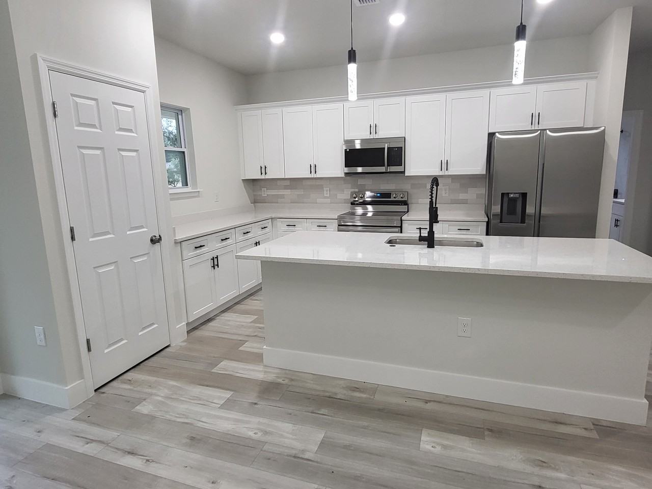 1604 West Gainsboro Lane - Photo 5 of 35