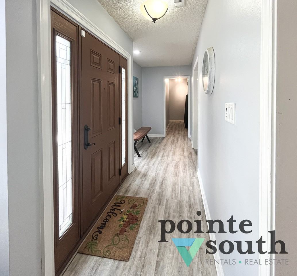 6843 Lake Charlene Dr - Photo 3 of 18