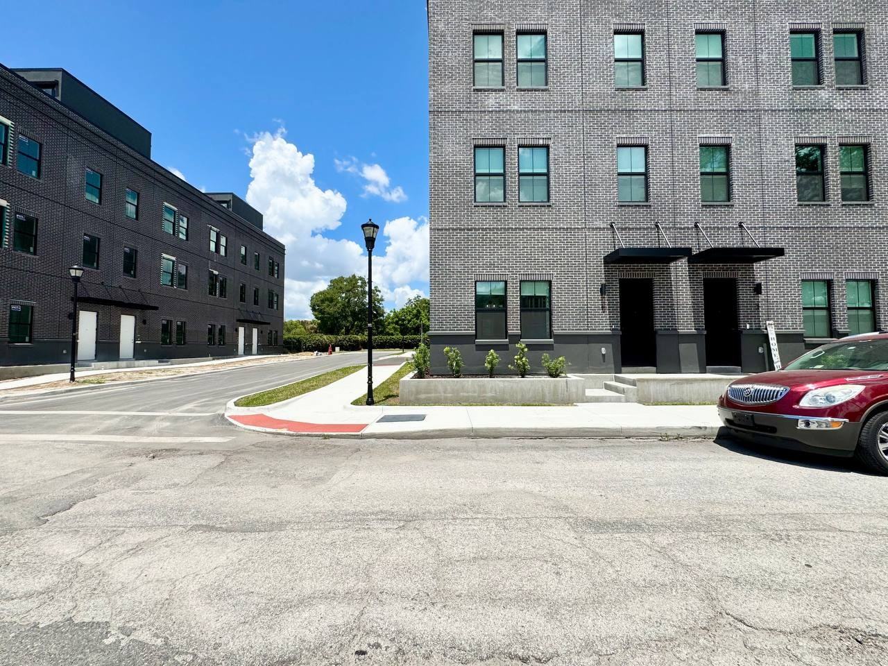 1302 E Kay St #1 - Photo 2 of 43