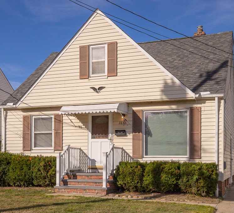 1636 Mapledale Road - Photo 2 of 26