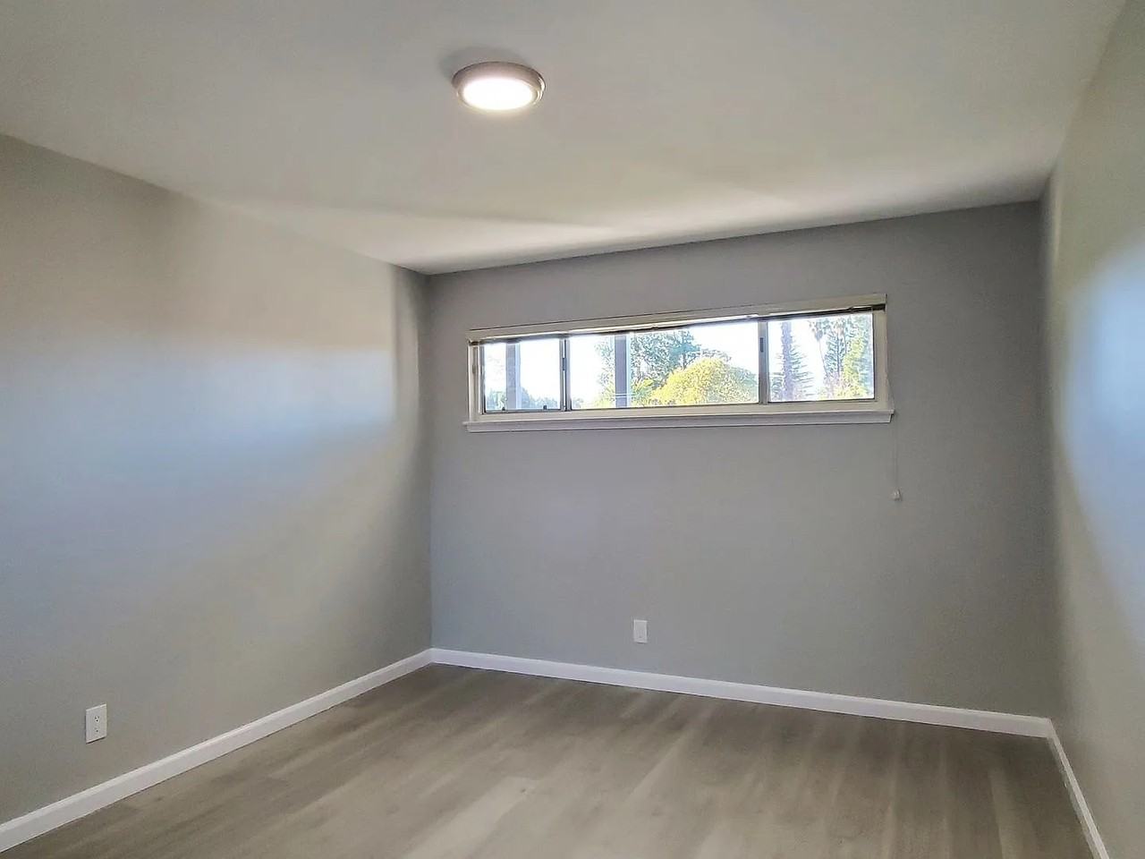 3756 Poinciana Dr - Photo 2 of 7