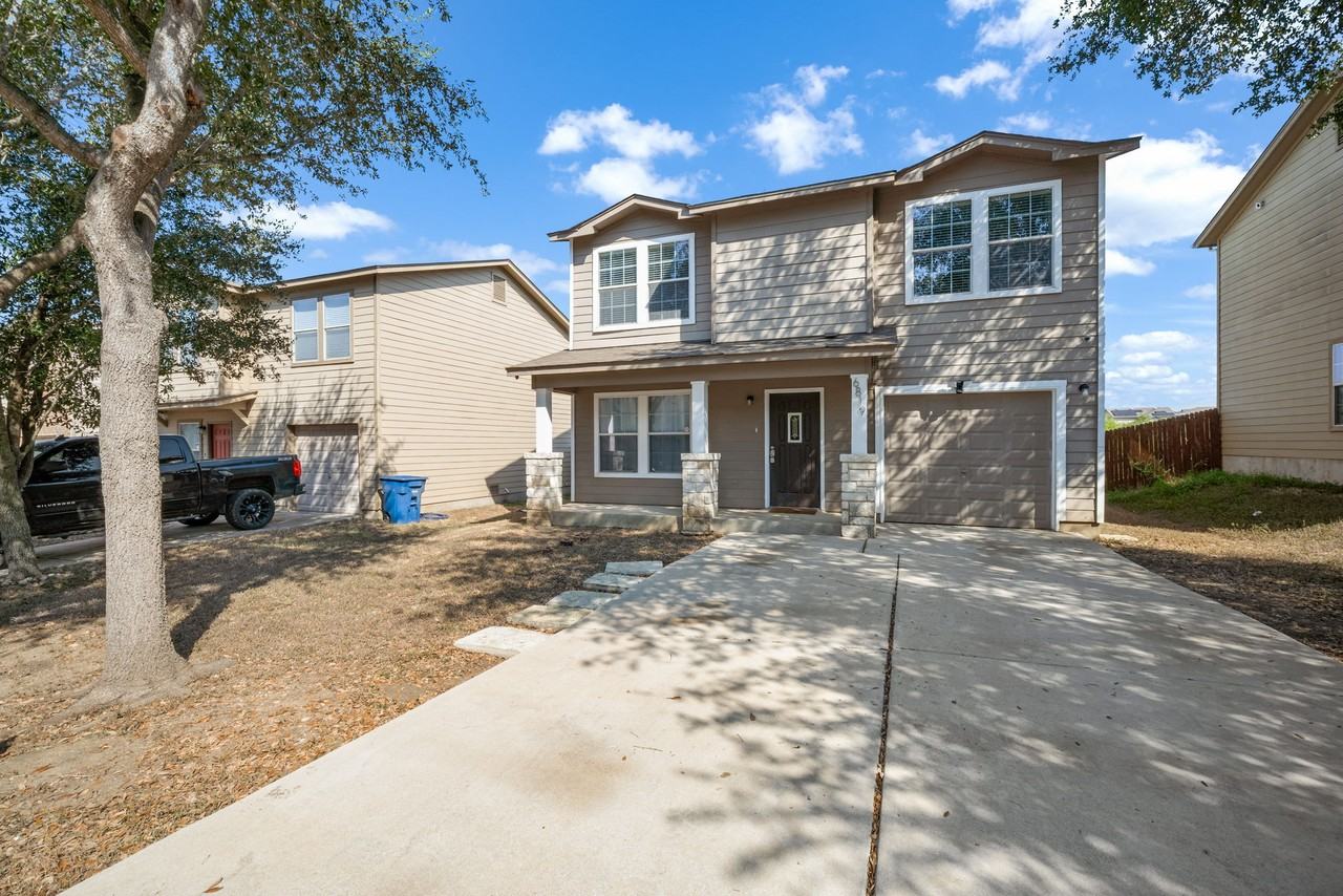 6819 Dulce Mdw - Photo 2 of 33