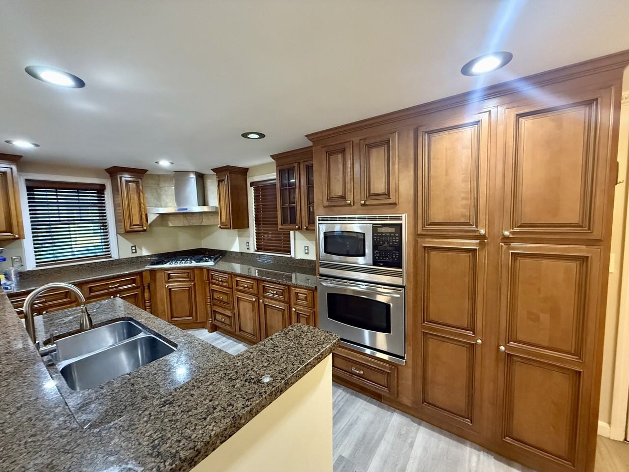 8 Brandley Rd - Photo 2 of 30