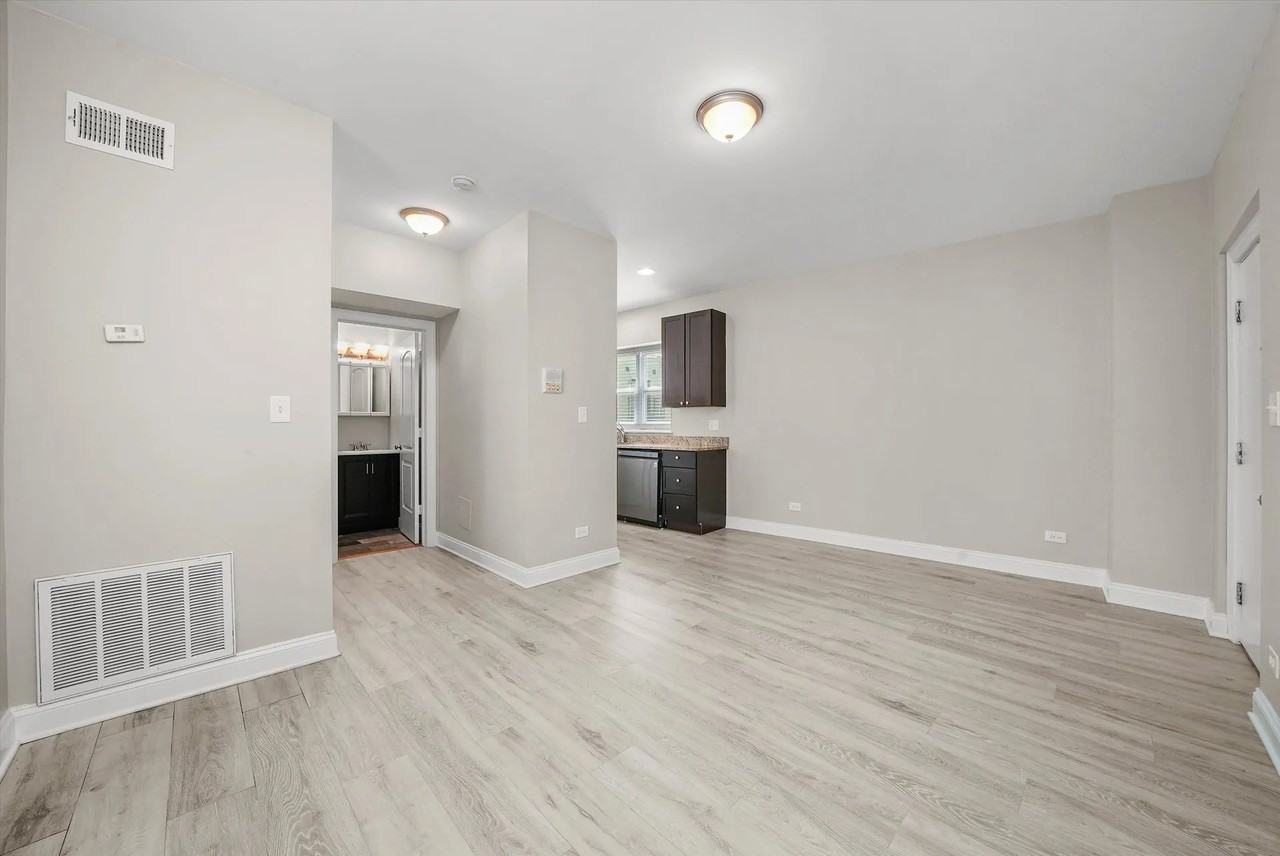 7342 N Hoyne Ave #7362-2 - Photo 2 of 43