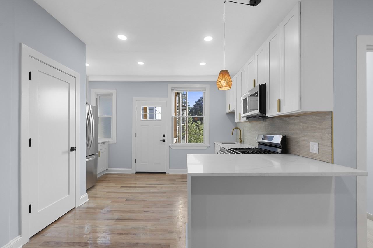 3805 W Belle Plaine Ave #2W - Photo 3 of 10