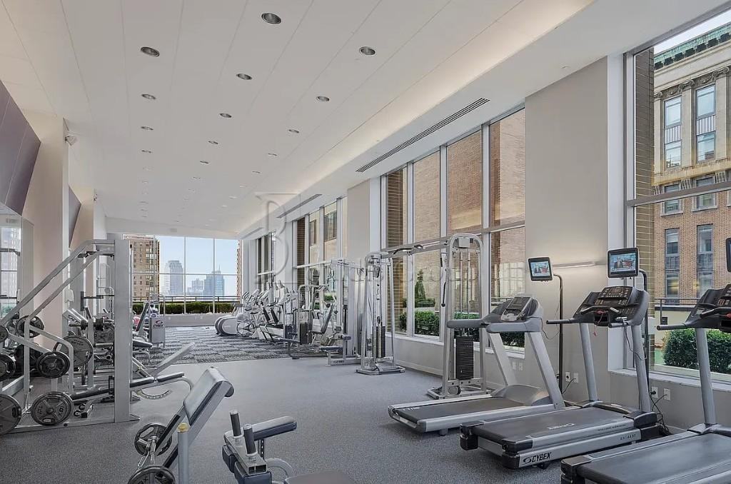 90 Washington St #24K - Photo 6 of 11