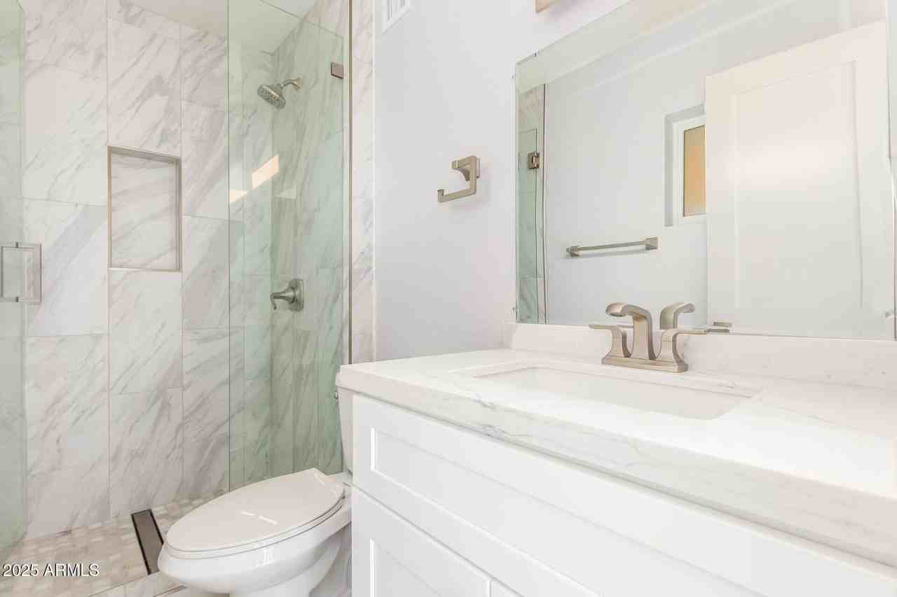 4302 N 80th Ln - Photo 4 of 18