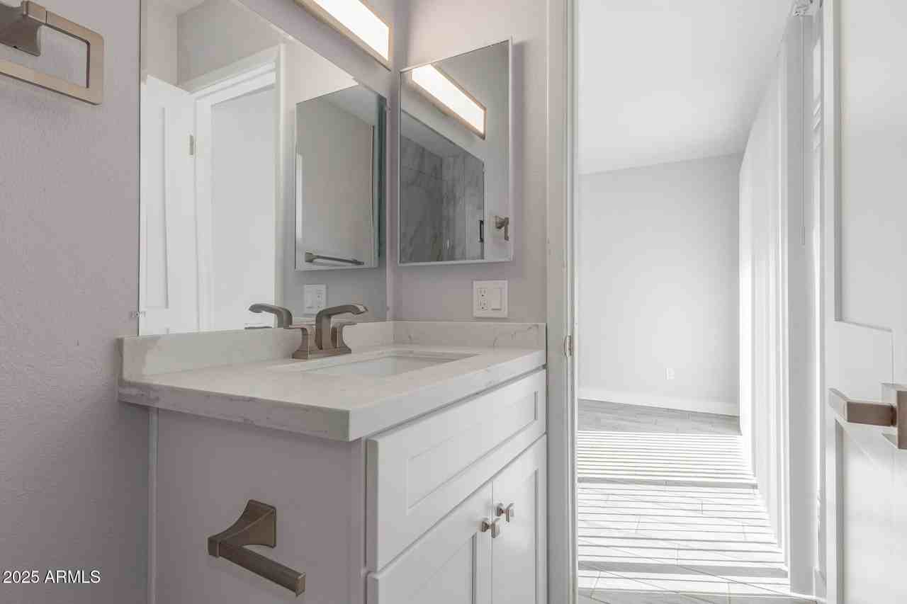 4302 N 80th Ln - Photo 6 of 18