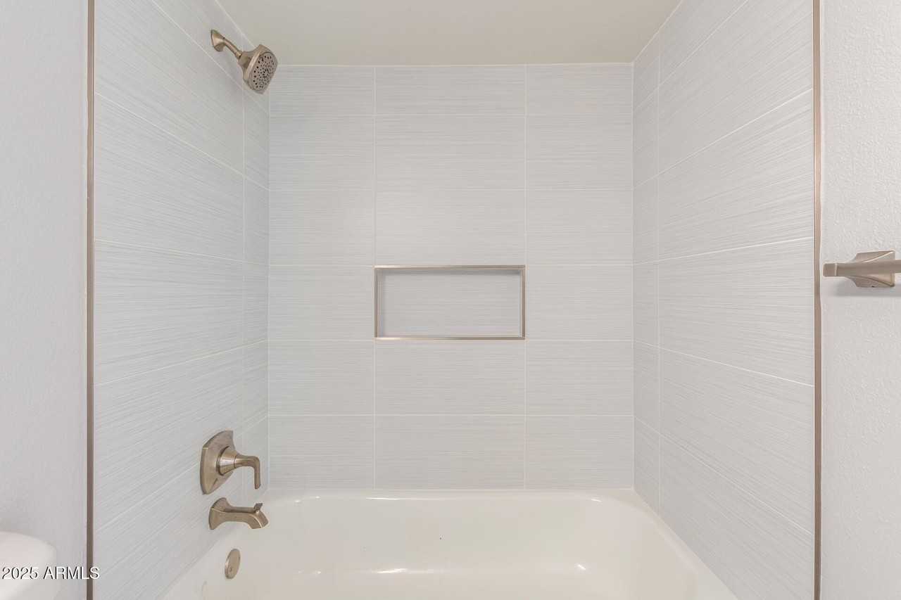 4302 N 80th Ln - Photo 7 of 18