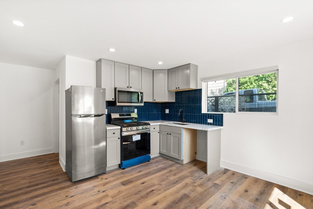 901 Micheltorena St - Photo 3 of 12